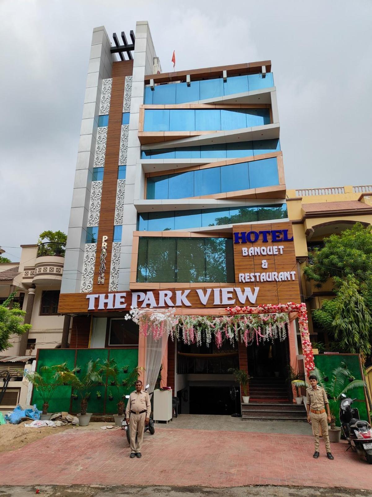 Hotel The Park View Аллахабад Экстерьер фото